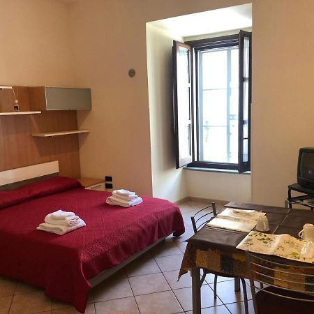 Guest House Via Poerio Катандзаро Екстериор снимка