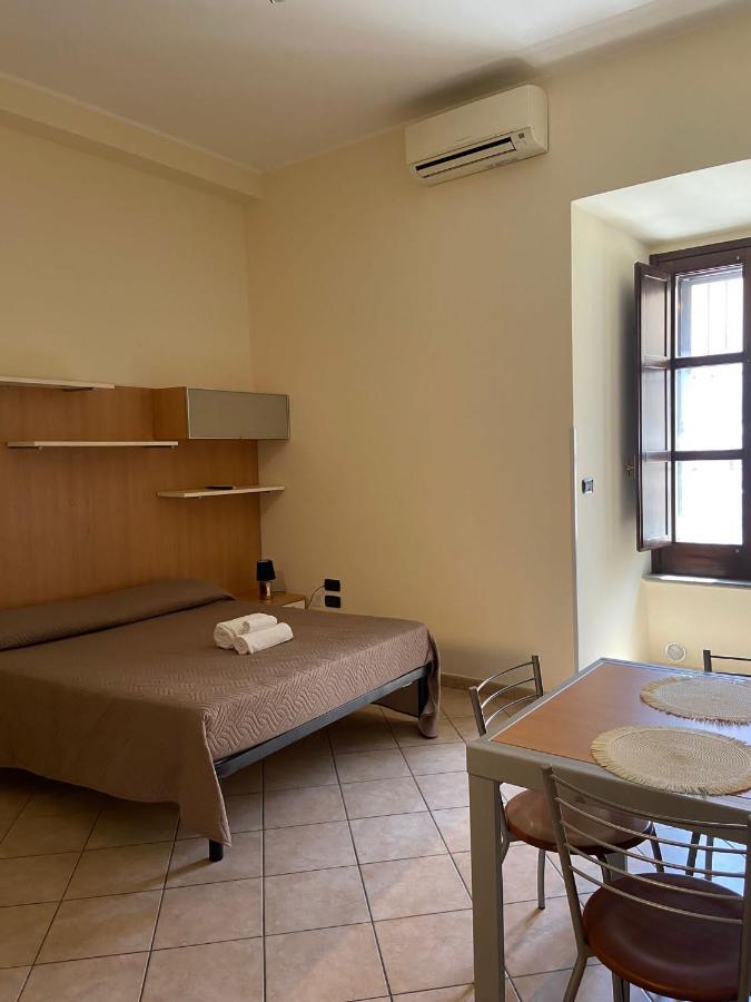 Guest House Via Poerio Катандзаро Екстериор снимка